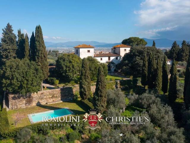 Villetta indipendente in vendita di 2727 m²