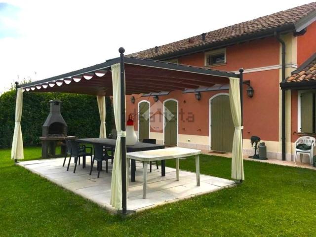 Villetta indipendente in vendita di 272 m² in Via Posta, 97