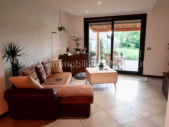 Villetta indipendente in vendita di 273 m² in Via Cimitero, 40