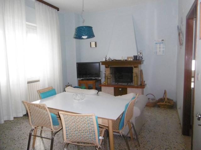 Villetta indipendente in vendita di 273 m² in Via Alessandro Manzoni