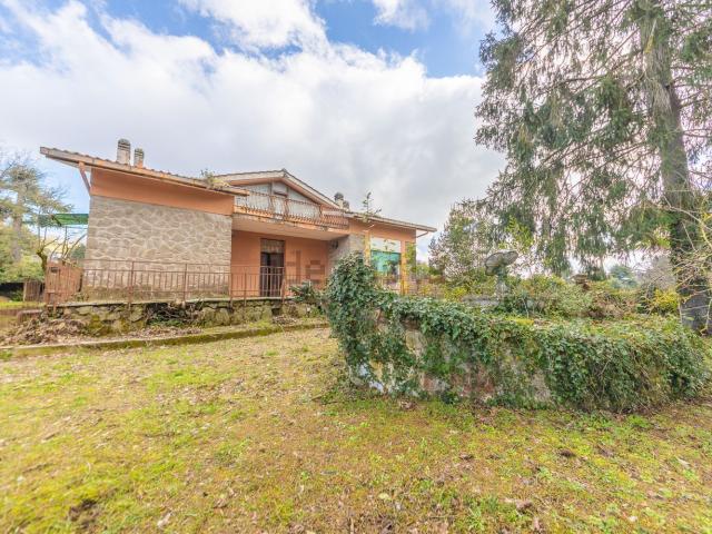 Villetta indipendente in vendita di 273 m² in Via delle Viole, 8