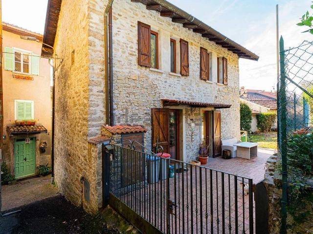 Villetta indipendente in vendita di 273 m² in Via per Albiga, 7