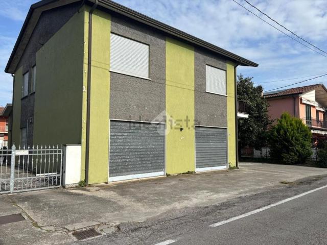Villetta indipendente in vendita di 273 m² in Via Roma