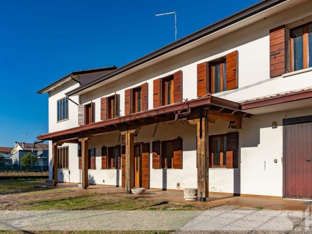 Villetta indipendente in vendita di 274 m²