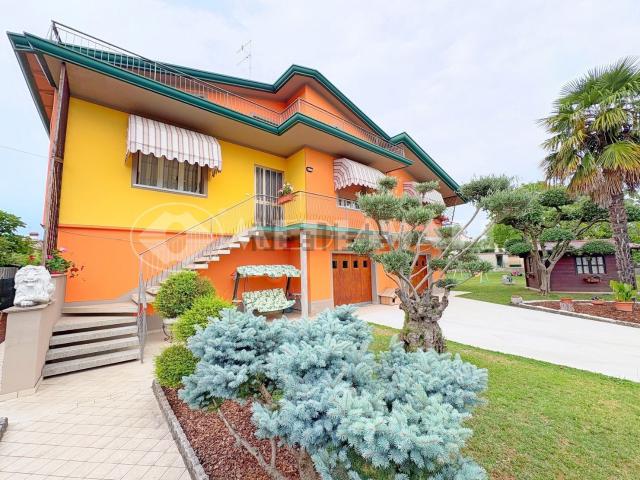 Villetta indipendente in vendita di 275 m²