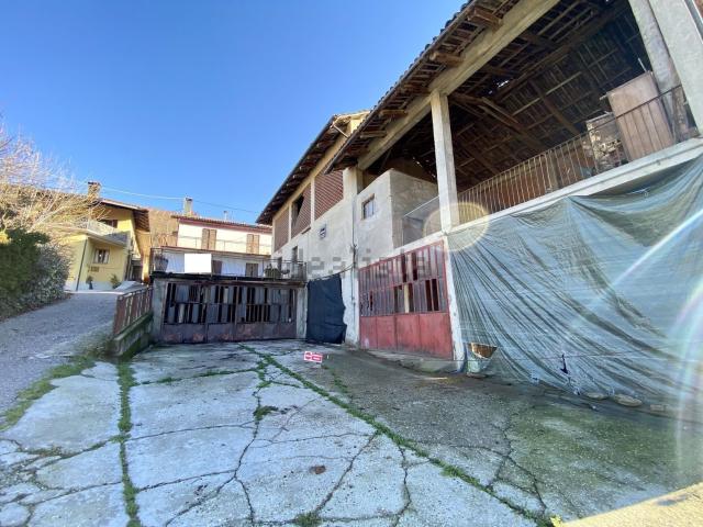 Villetta indipendente in vendita di 275 m² in Via Alba, 20