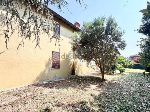 Villetta indipendente in vendita di 275 m² in Via Baselica Bologna, 2