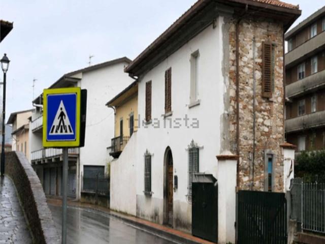 Villetta indipendente in vendita di 275 m² in Via Giacomo Matteotti, 19