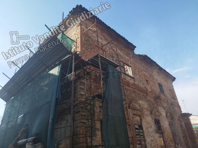Villetta indipendente in vendita di 275 m² in Via Emilia Pavese, 270