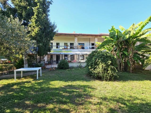 Villetta indipendente in vendita di 275 m² in Via Formia, 9