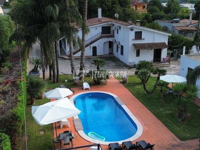 Villetta indipendente in vendita di 275 m² in Via Marisa Bellisario, 14