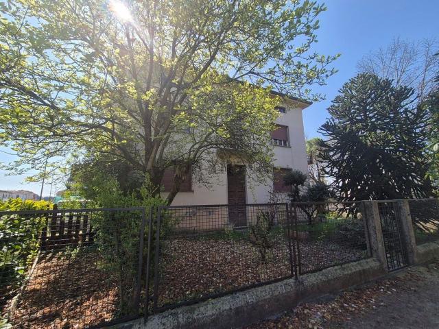 Villetta indipendente in vendita di 275 m² in Via Roma