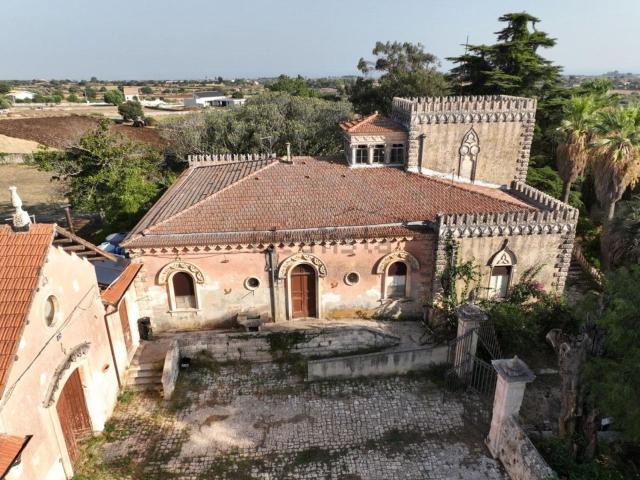 Villetta indipendente in vendita di 275 m² in Strada Provinciale 109