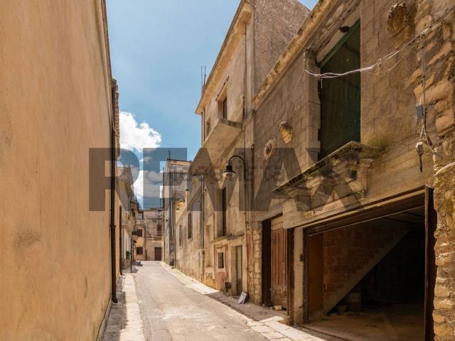 Villetta indipendente in vendita di 276 m² in Via Santa Sofia, 18