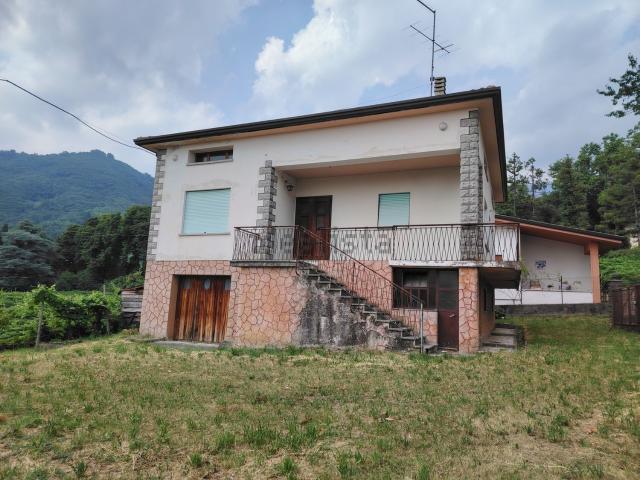 Villetta indipendente in vendita di 277 m² in Via Cal di Zoc