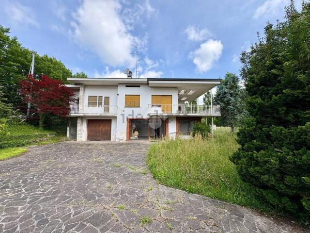 Villetta indipendente in vendita di 277 m² in Via Castelletto, 8