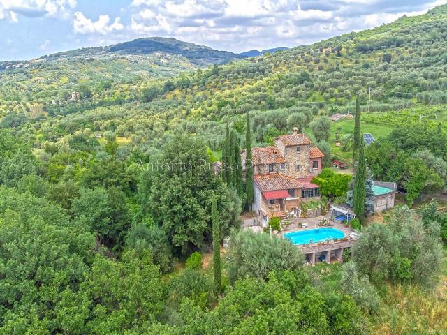 Villetta indipendente in vendita di 277 m² in Via degli Alberghi
