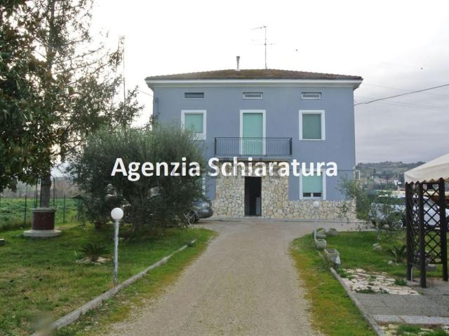 Villetta indipendente in vendita di 278 m²
