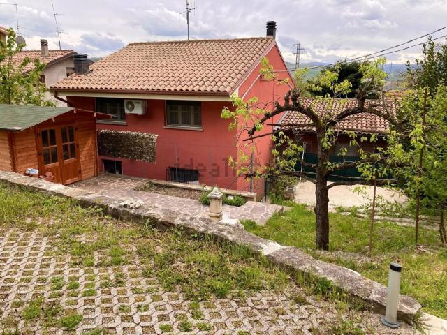 Villetta indipendente in vendita di 278 m² in Via Belvedere, 3