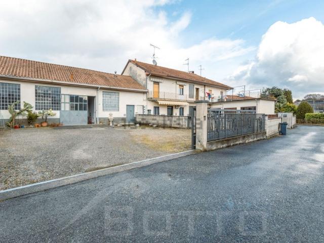 Villetta indipendente in vendita di 278 m² in Via Raveglia, 56
