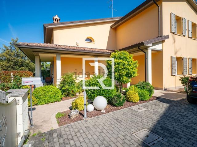 Villetta indipendente in vendita di 278 m² in Largo Caduti di Nassirya