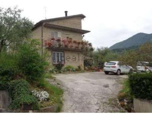 Villetta indipendente in vendita di 27939 m² in Via Luciarco