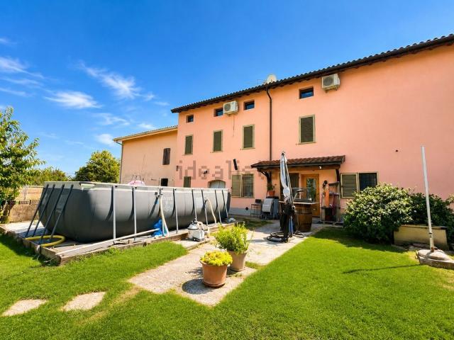 Villetta indipendente in vendita di 279 m² in Strada DEL MULINO