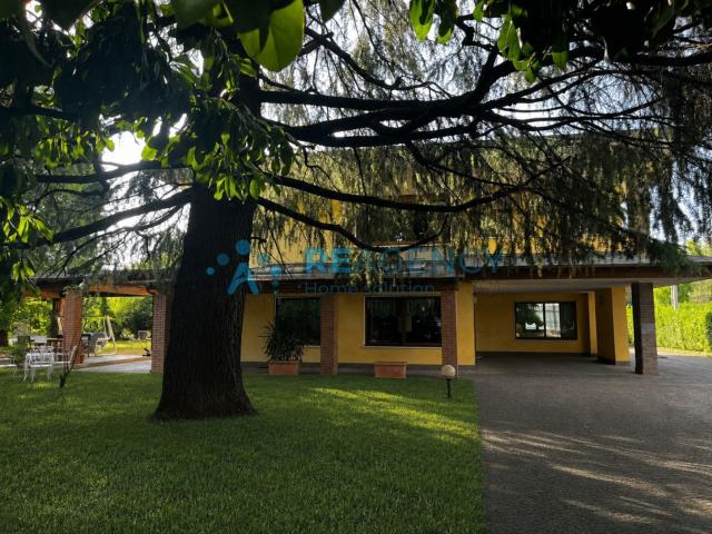 Villetta indipendente in vendita di 280 m²