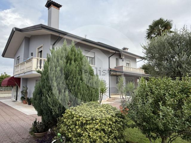 Villetta indipendente in vendita di 280 m²
