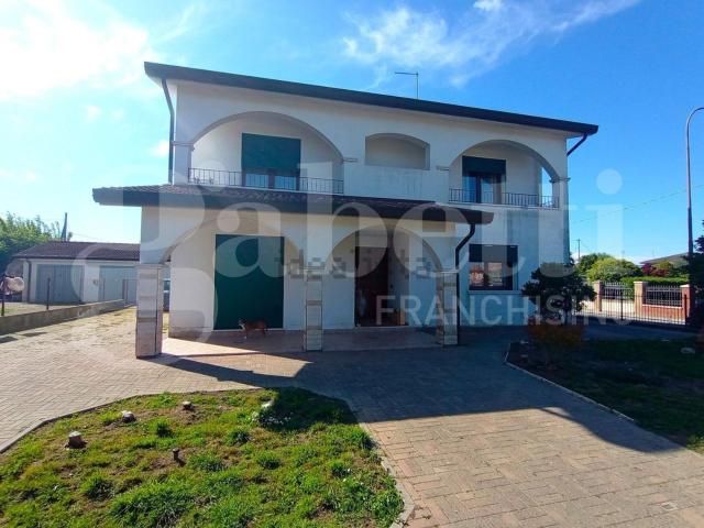Villetta indipendente in vendita di 280 m² in Via 24 Maggio, 19