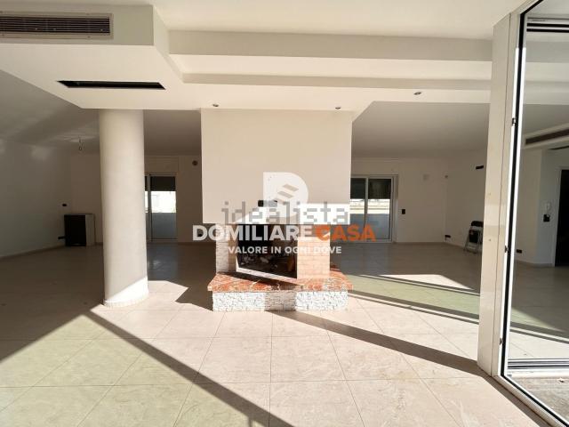 Villetta indipendente in vendita di 280 m² in Via Carlino Ennio, 25