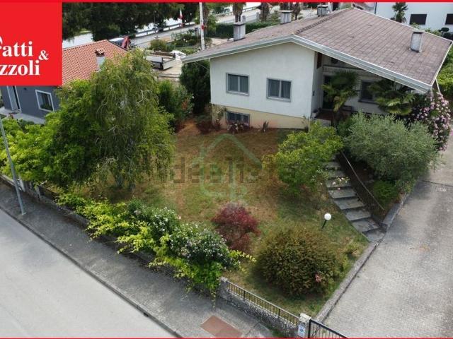 Villetta indipendente in vendita di 280 m² in Via Aquileia, 56