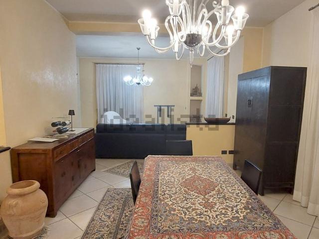 Villetta indipendente in vendita di 280 m² in Via Giuseppe Parini