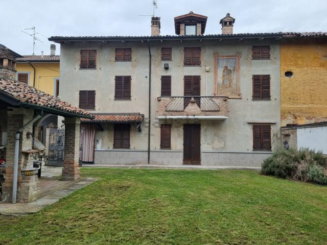 Villetta indipendente in vendita di 280 m² in Via Giuseppe Verdi