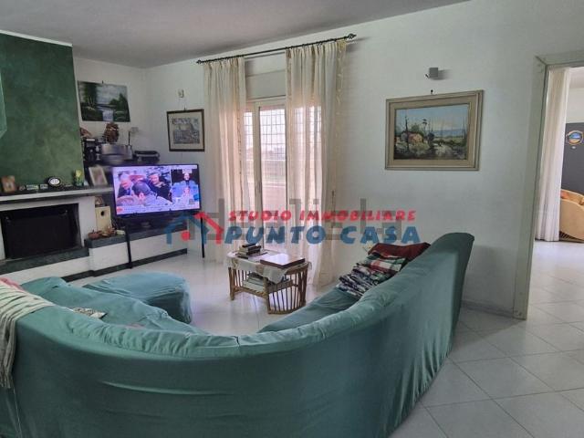 Villetta indipendente in vendita di 280 m² in Via Dante Alighieri