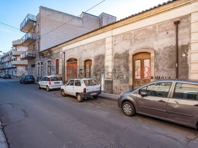 Villetta indipendente in vendita di 280 m² in Via della Libertà, 60