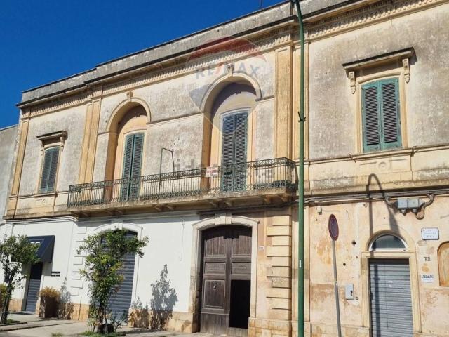 Villetta indipendente in vendita di 280 m² in Via Evangelista Menga, 50
