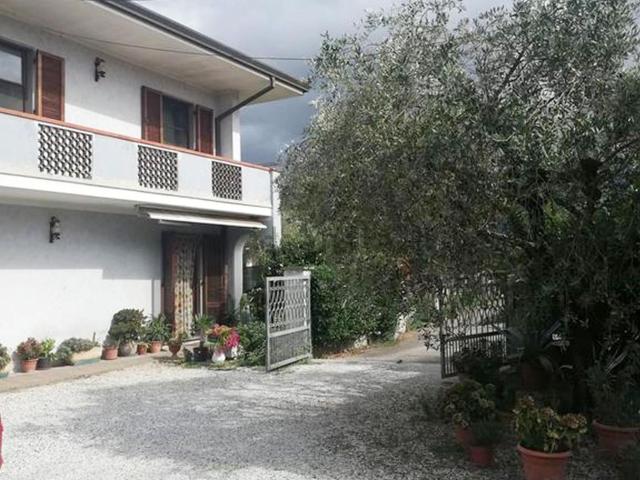 Villetta indipendente in vendita di 280 m² in Via Fornacione