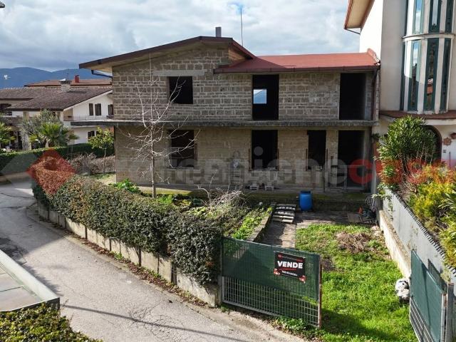 Villetta indipendente in vendita di 280 m² in Via Francesco Flora, 16