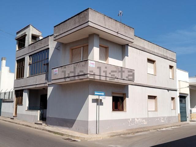 Villetta indipendente in vendita di 280 m² in Via Kennedy, 49