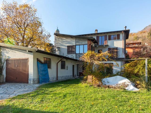 Villetta indipendente in vendita di 280 m² in Via Libertà