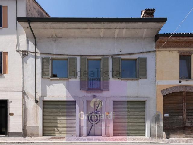 Villetta indipendente in vendita di 280 m² in Via Madre Cabrini, 26