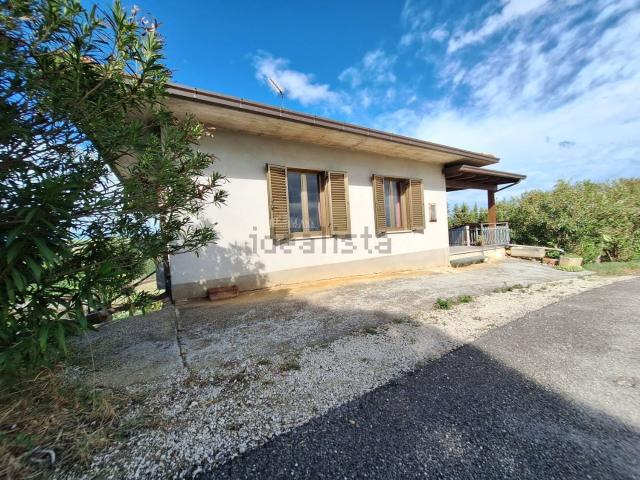 Villetta indipendente in vendita di 280 m² in Via San Lazzaro