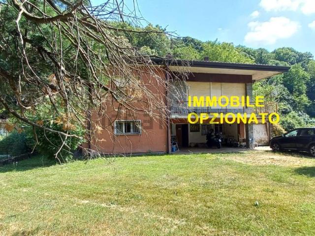 Villetta indipendente in vendita di 280 m² in Via Pora, 2