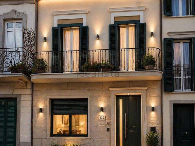Villetta indipendente in vendita di 280 m² in Via Paolina Buonaparte, 80