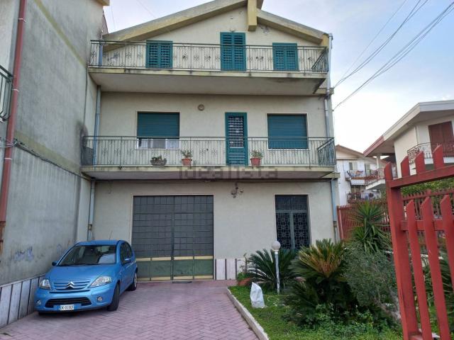 Villetta indipendente in vendita di 280 m² in Via Piave