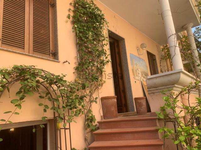 Villetta indipendente in vendita di 280 m² in Via Principessa Maria, 36