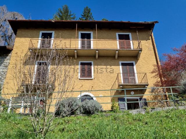 Villetta indipendente in vendita di 280 m² in Via ROMA