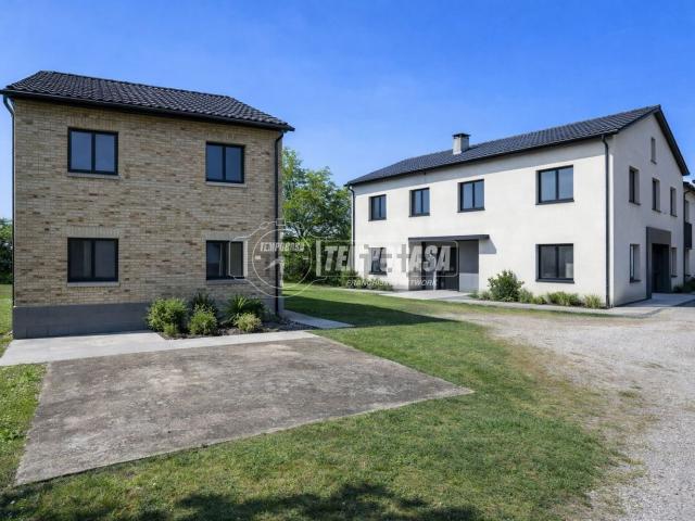 Villetta indipendente in vendita di 280 m² in Via Rivaltella