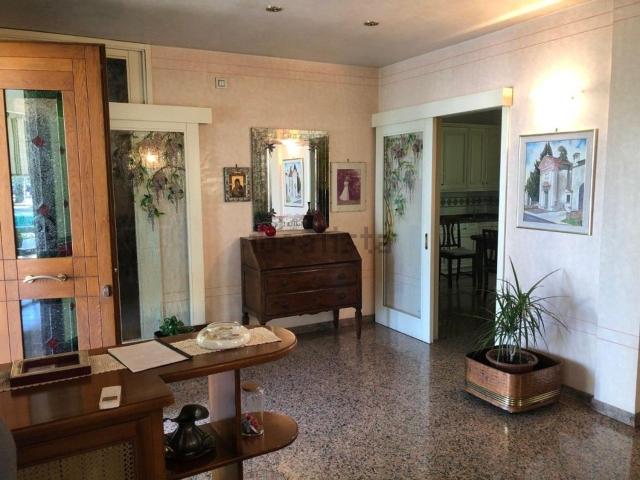 Villetta indipendente in vendita di 280 m² in Via Venezia